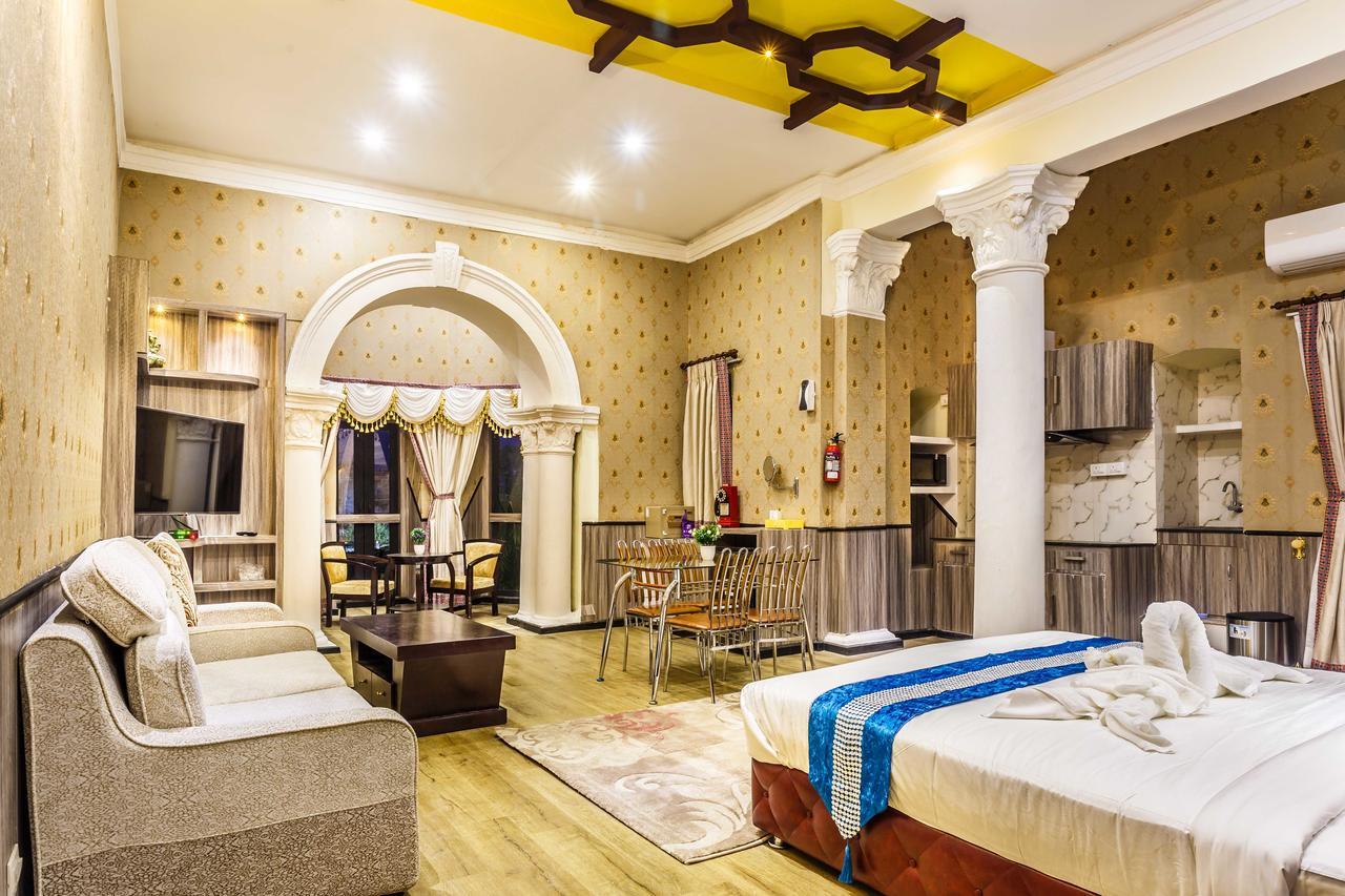 Royal Empire Boutique Hotel Катманду Экстерьер фото