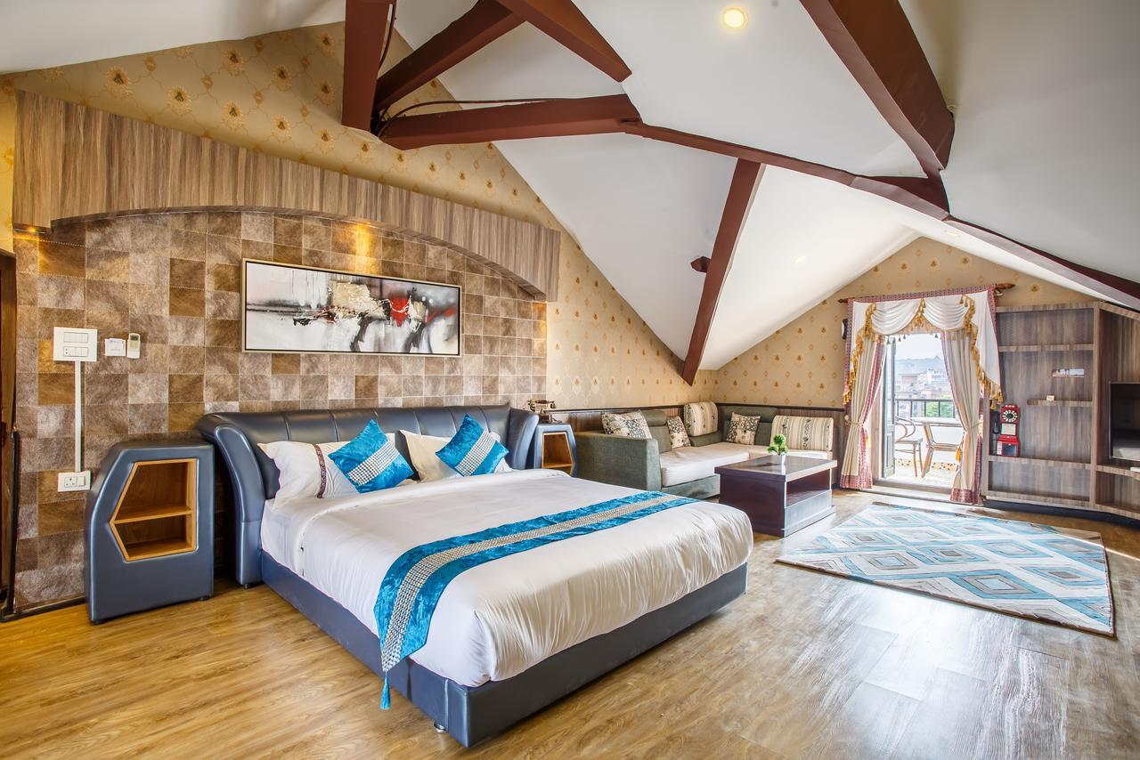 Royal Empire Boutique Hotel Катманду Экстерьер фото