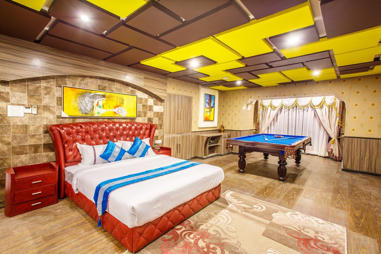 Royal Empire Boutique Hotel Катманду Экстерьер фото