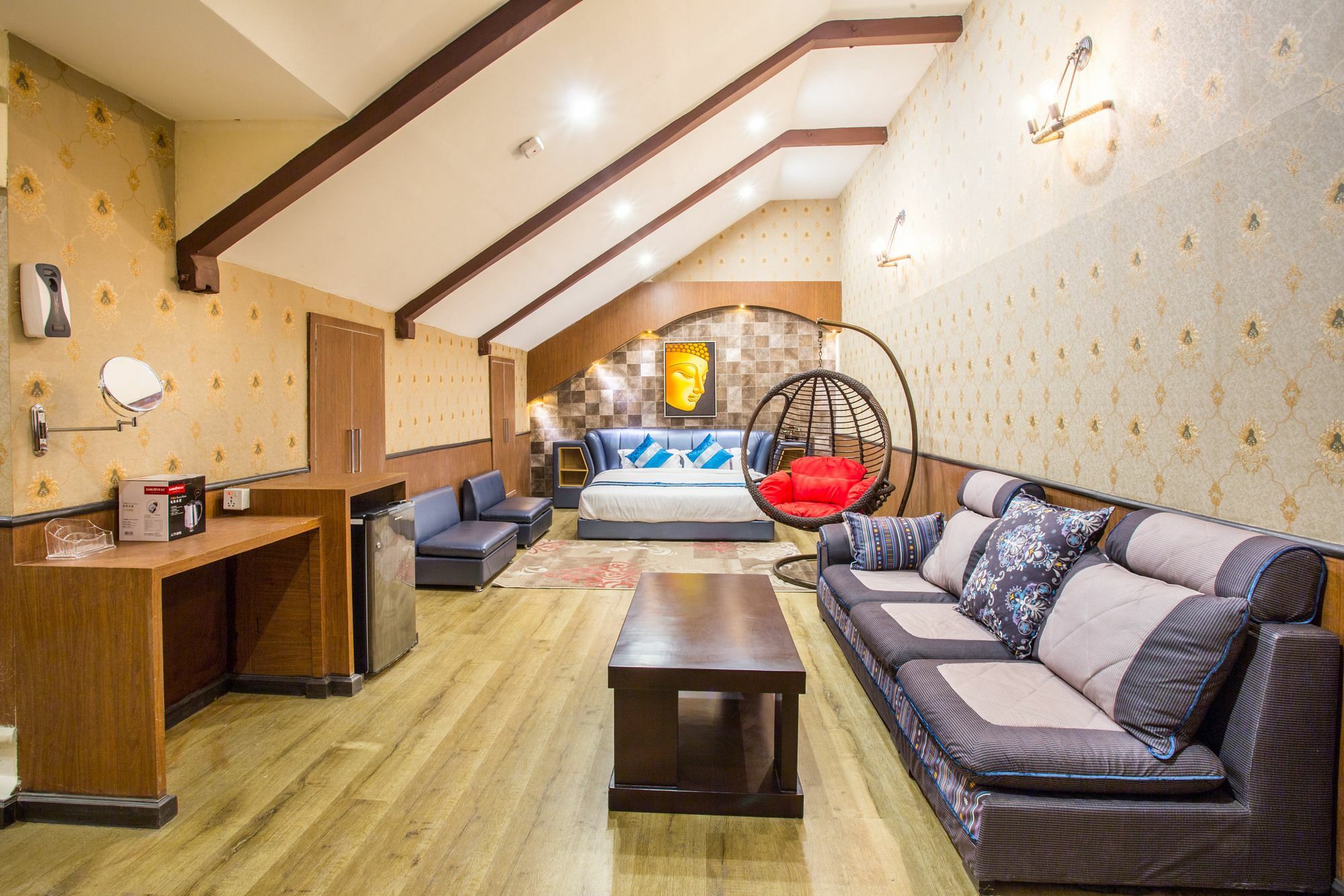 Royal Empire Boutique Hotel Катманду Экстерьер фото