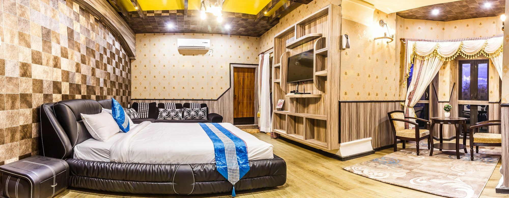 Royal Empire Boutique Hotel Катманду Экстерьер фото
