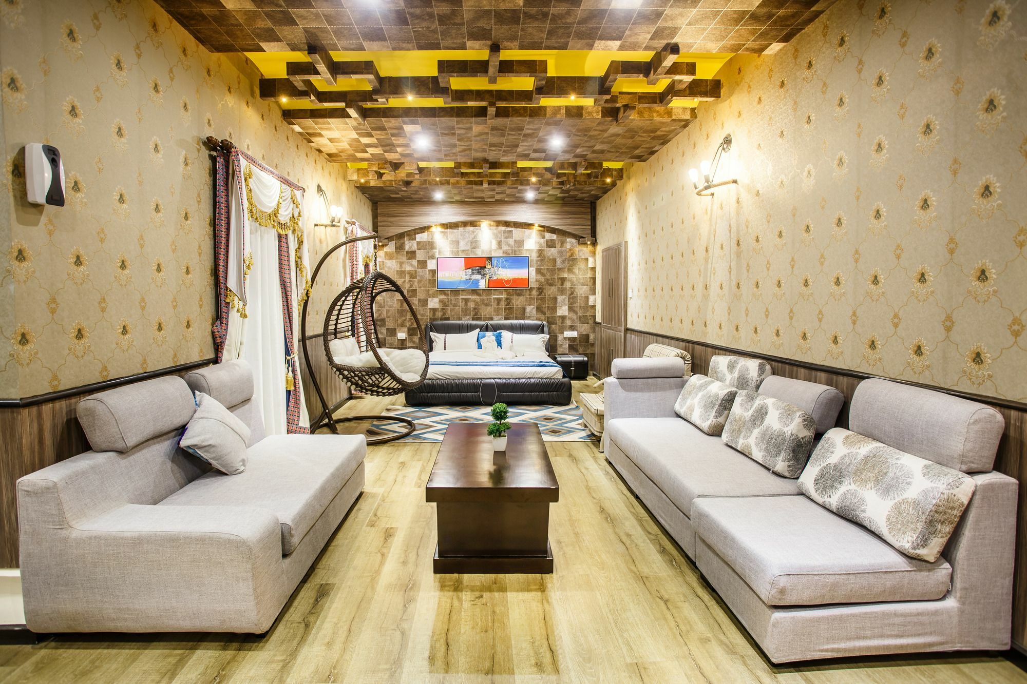 Royal Empire Boutique Hotel Катманду Экстерьер фото
