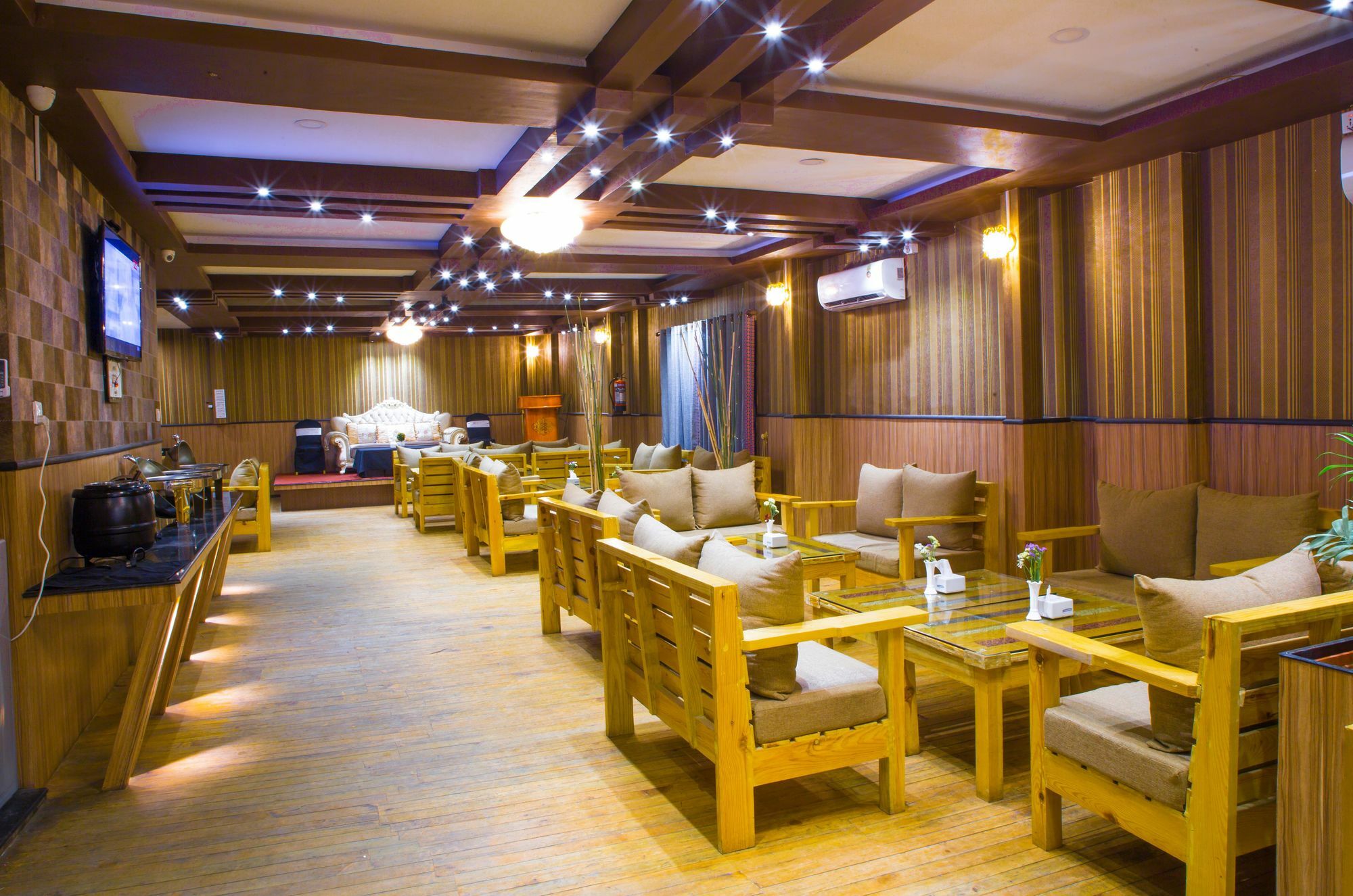 Royal Empire Boutique Hotel Катманду Экстерьер фото